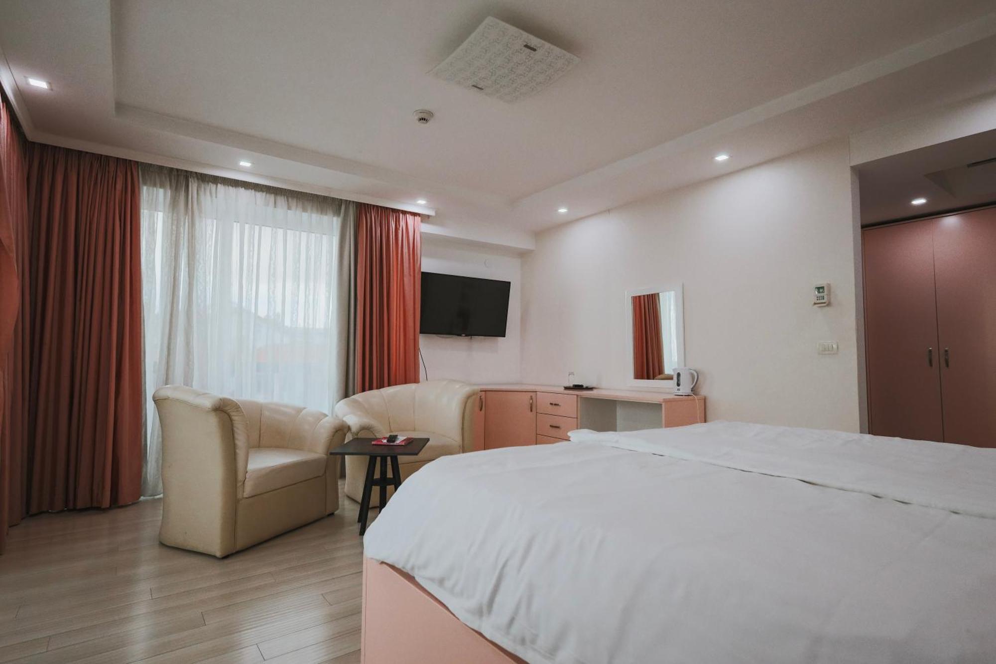 Mr.I Boutique Hotel & Bar โอครีด ภายนอก รูปภาพ