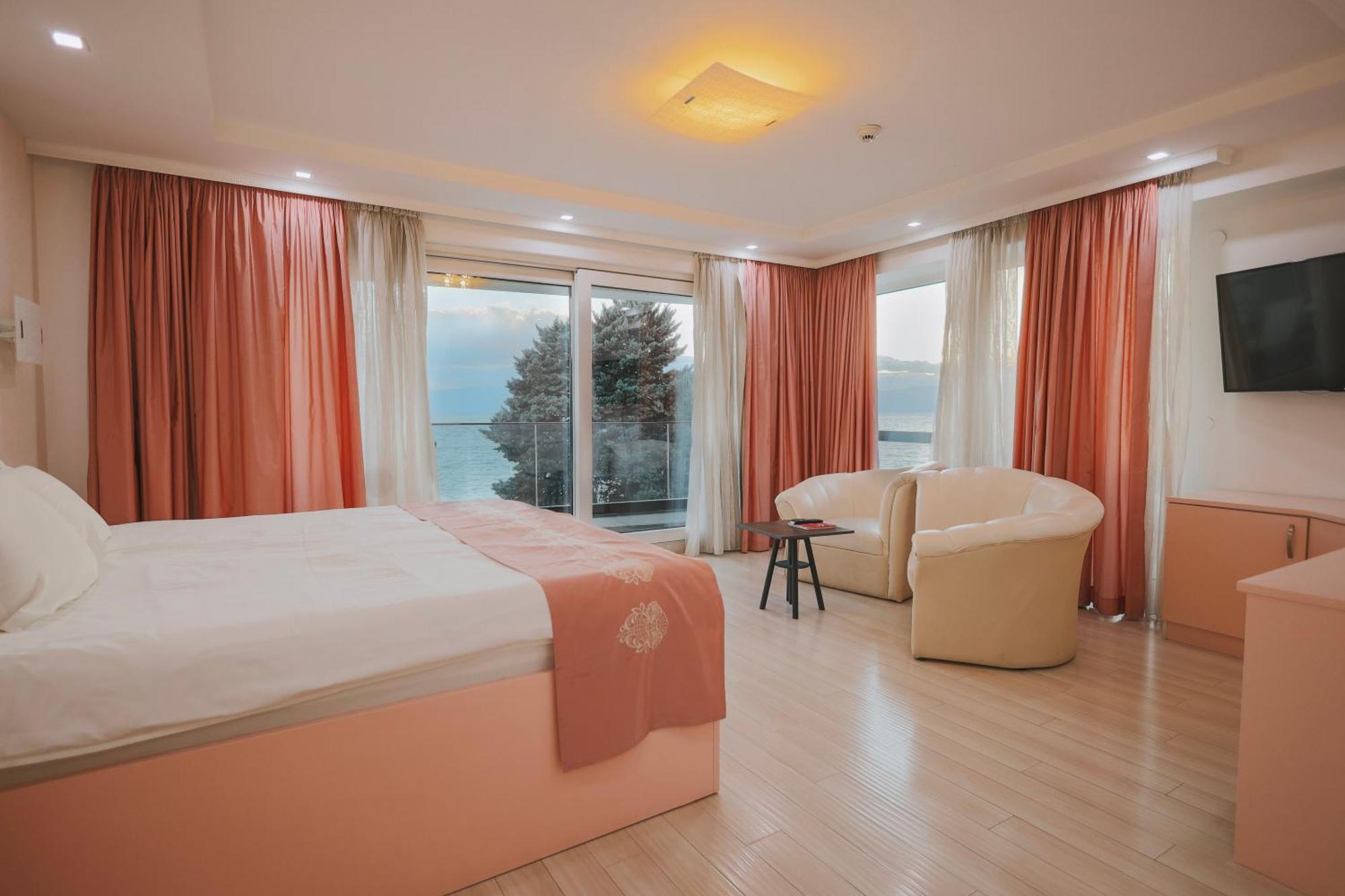 Mr.I Boutique Hotel & Bar โอครีด ภายนอก รูปภาพ