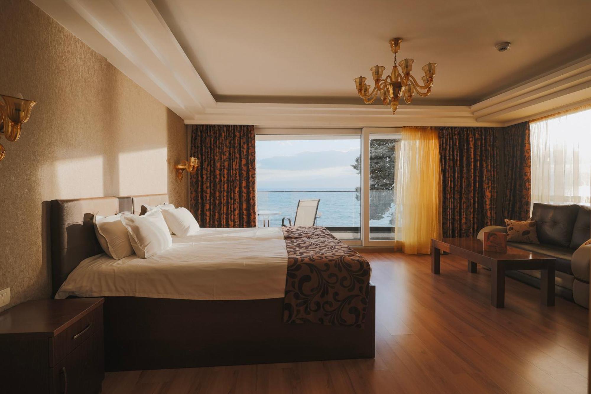 Mr.I Boutique Hotel & Bar โอครีด ภายนอก รูปภาพ
