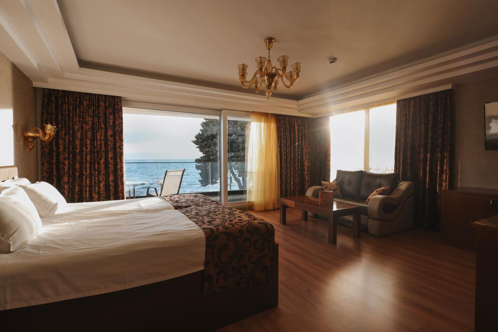 Mr.I Boutique Hotel & Bar โอครีด ภายนอก รูปภาพ